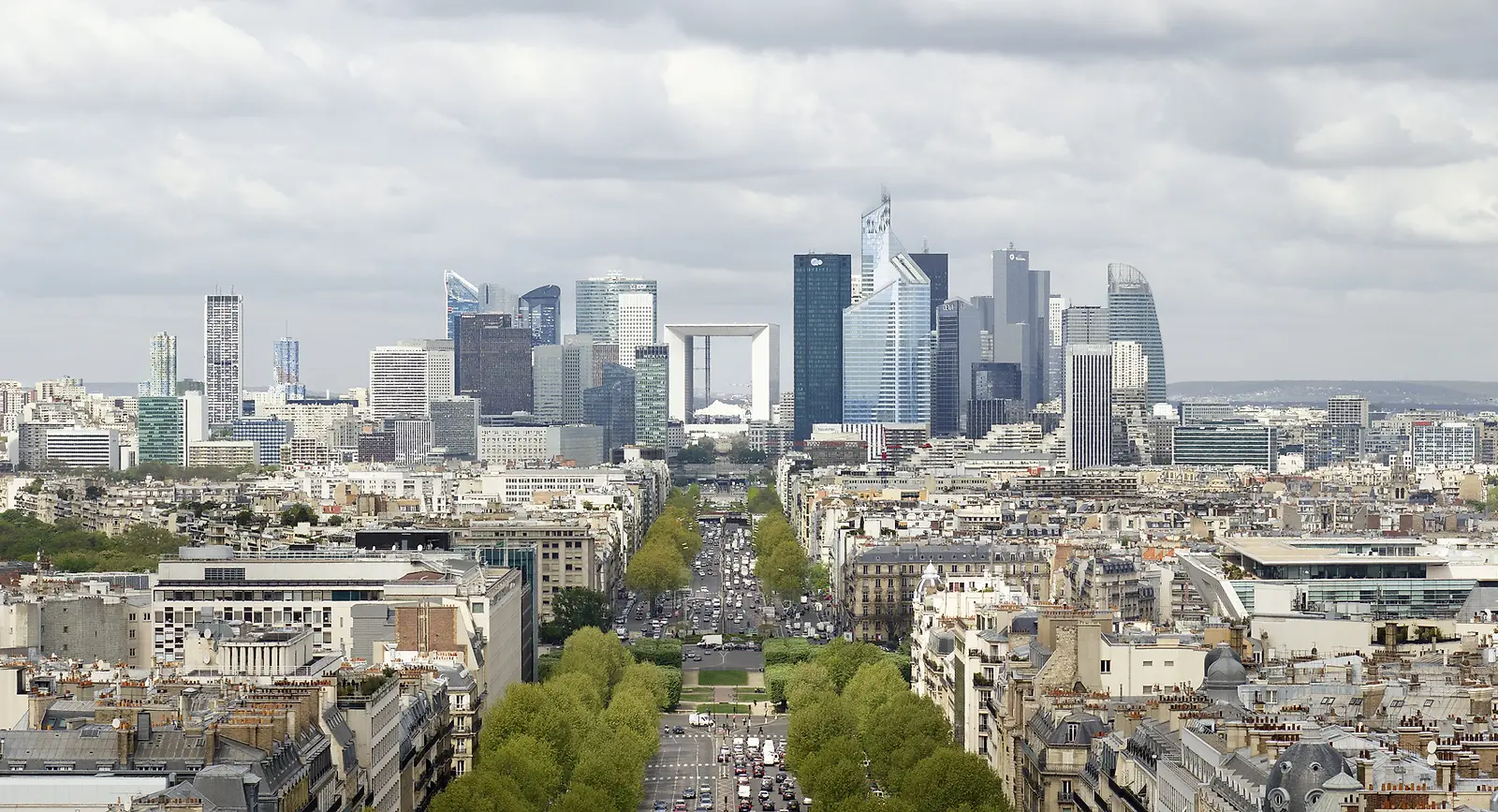 et la defense tour first