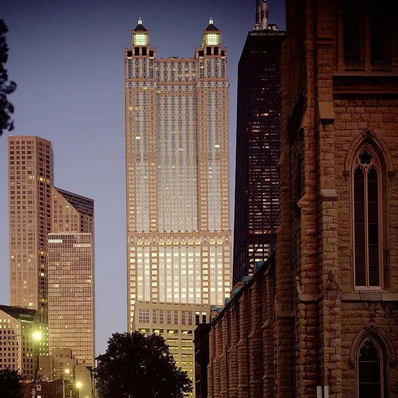 900 North Michigan Avenue