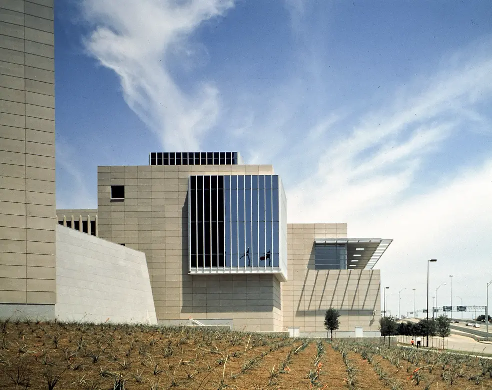 Federal Reserve Bank of Dallas office